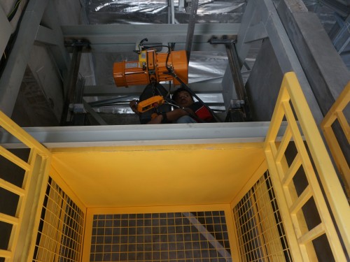 TAS Cargo Lift Terpasang