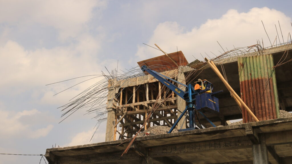 Rental Mini Crane Batu