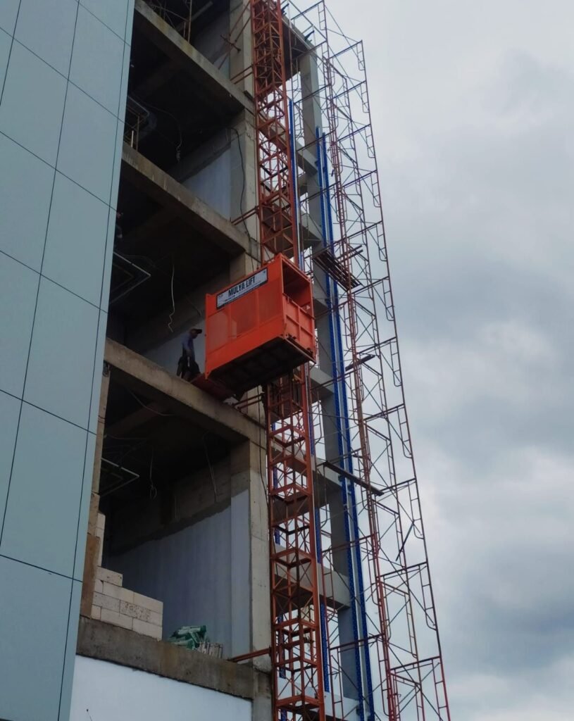 Sewa Lift Barang Passenger Hoist Jakarta Sewa Lift Barang dan Passenger Hoist di Jakarta